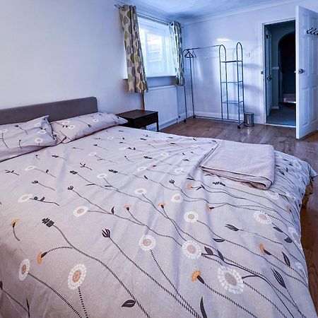 Spacious Retreat - Remote Worker & Family Friendly Portsmouth Ngoại thất bức ảnh
