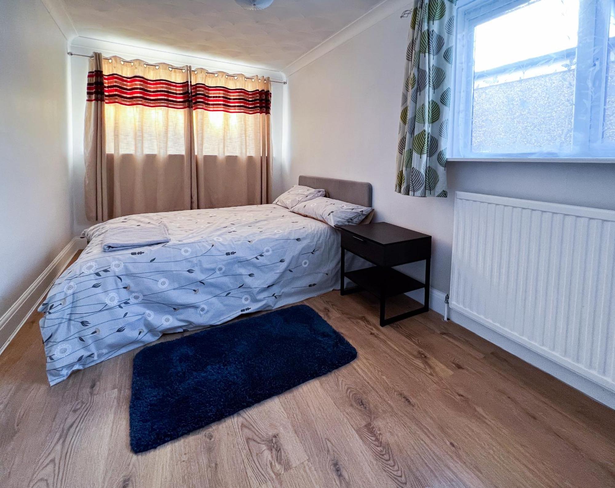 Spacious Retreat - Remote Worker & Family Friendly Portsmouth Ngoại thất bức ảnh