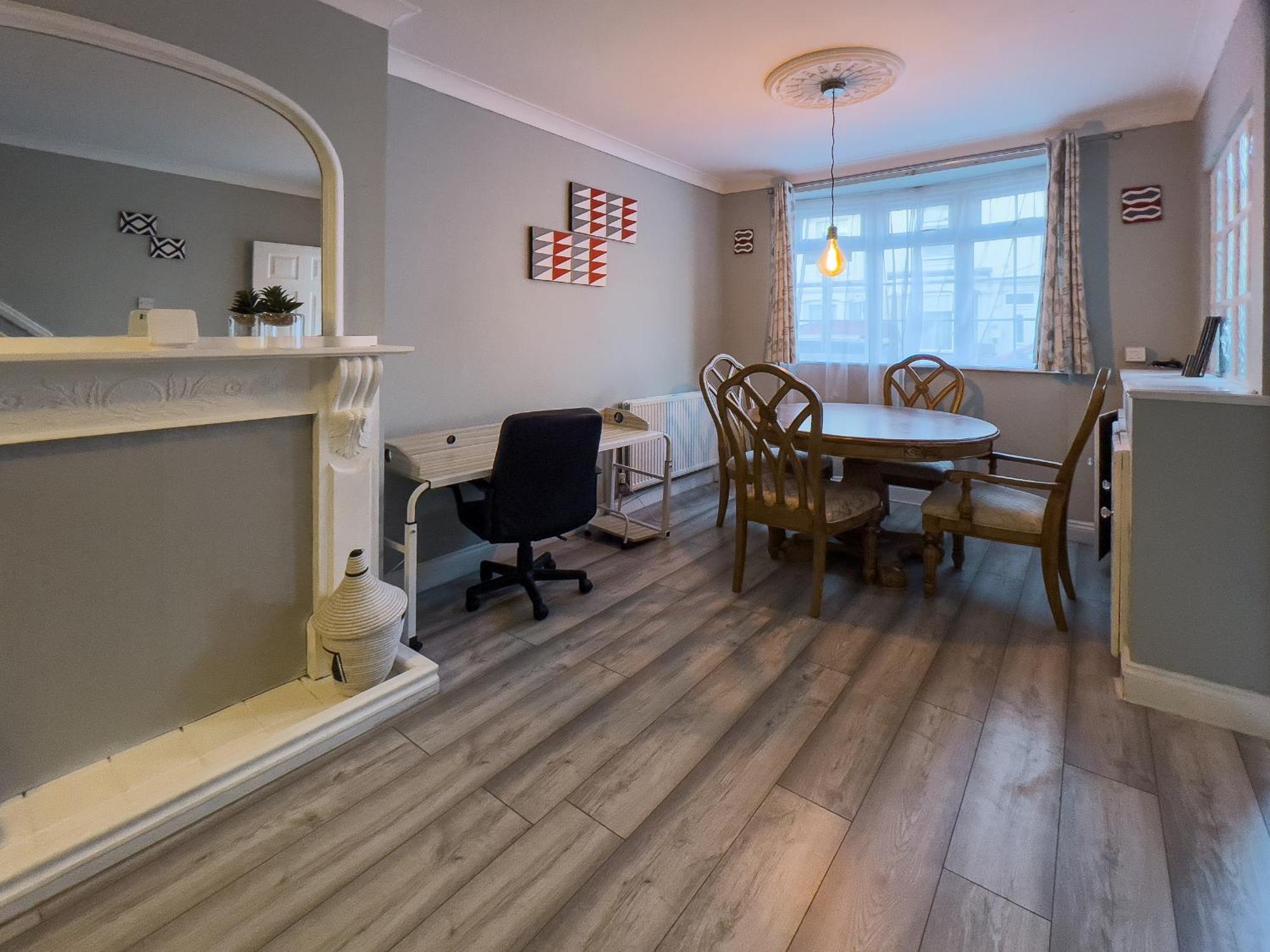 Spacious Retreat - Remote Worker & Family Friendly Portsmouth Ngoại thất bức ảnh